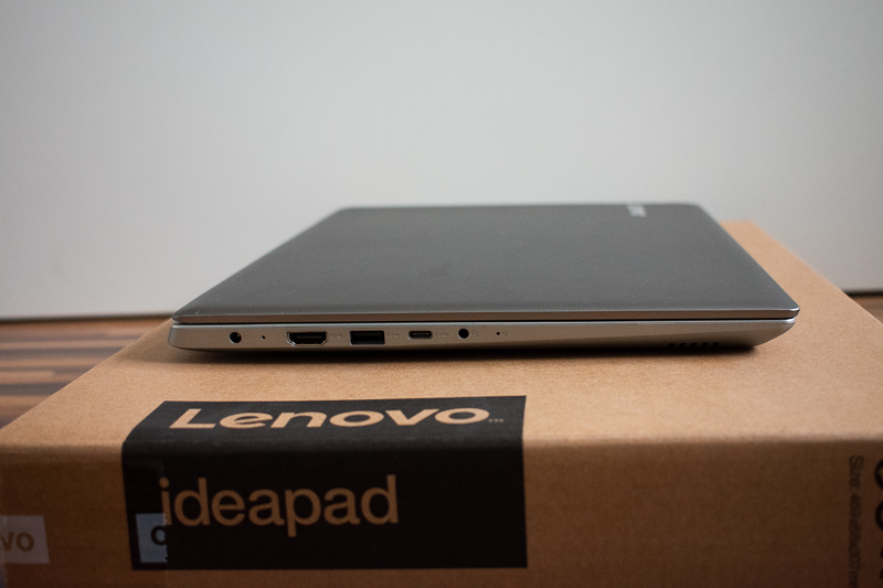 Lenovo IdeaPad 320s - Levá strana notebooku